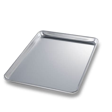 chicago metallic bakeware half-size 18 gauge aluminum sheet pan|Half.